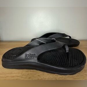 NWT Totes black flip flop sandals lightweight‎ waterproof men’s 9